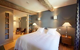 Les Chambres De L'Oustalet, Chambres D'Hotes Et Restaurant Etoile